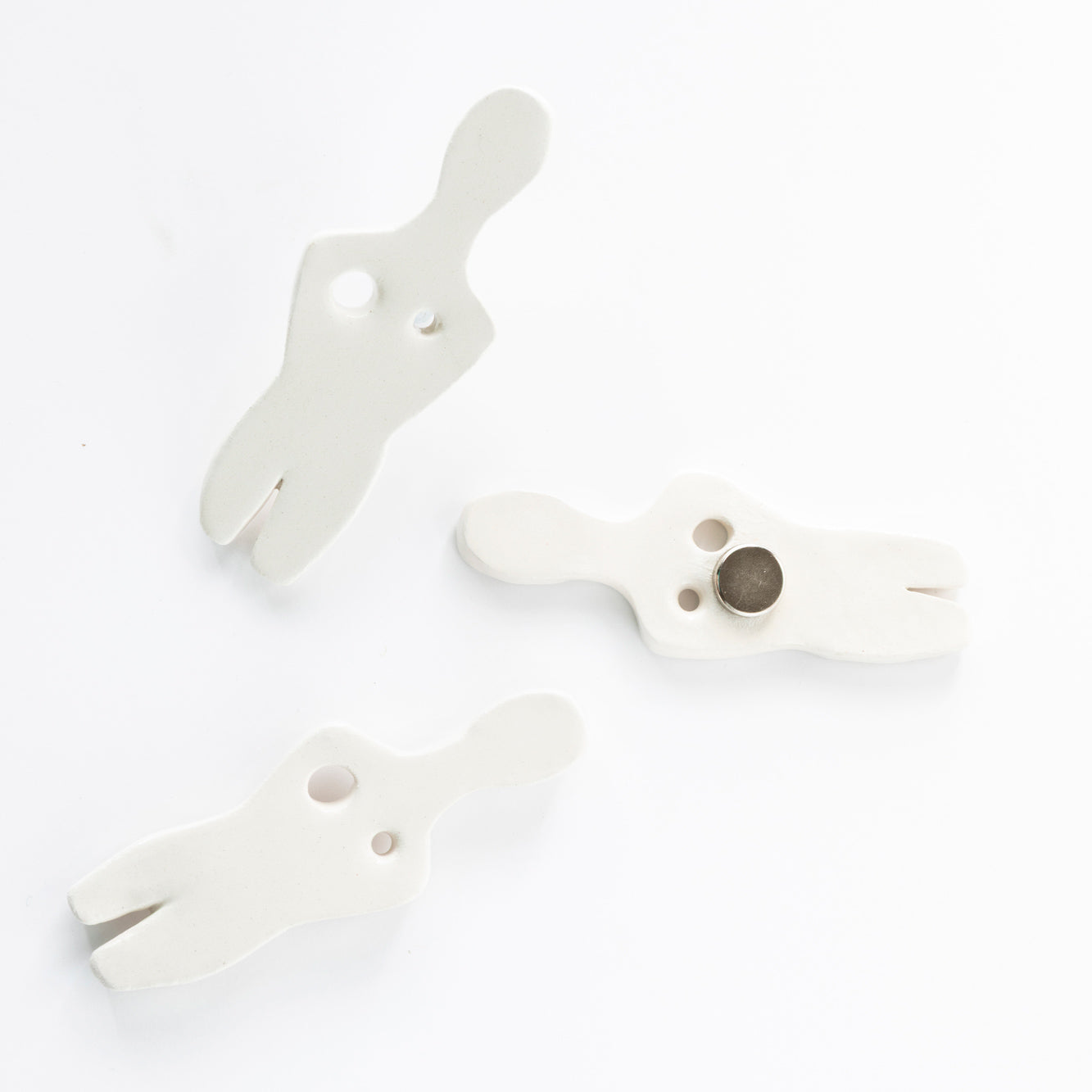 CYCLADIC FEMALE CERAMIC MAGNET